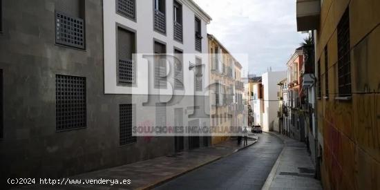 BLANHOGAR VENDE 5 PLAZAS DE GARAJE EN EL CENTRO - MALAGA