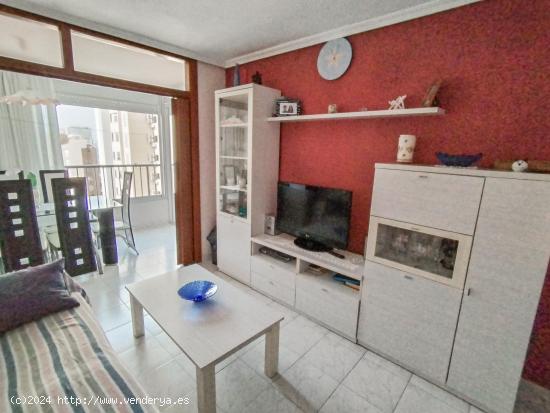 Apartamento de 1 dormitorio, 1 baño, parking y piscina comunitaria, en zona de Levante - ALICANTE