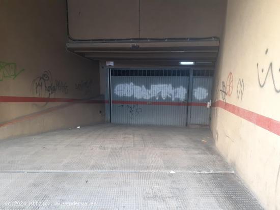 REUS. SE VENDE PARKING CÉNTRICO UBICADO EN BUEN EDIFICIO - TARRAGONA