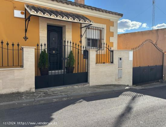 SE VENDE CHALET EN PEDANIA DE JEREZ - CADIZ