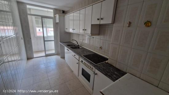 SE VENDE APRTAMENTO EN ZONA ALTA - LEON