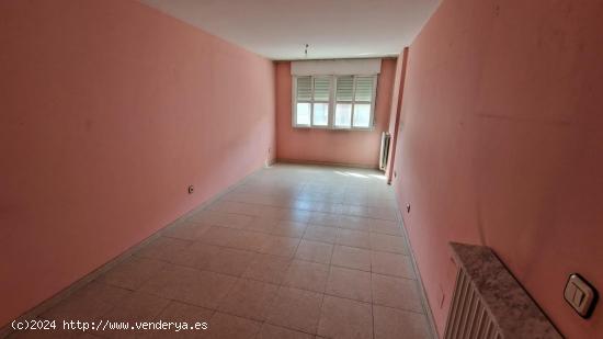 SE VENDE APRTAMENTO EN ZONA ALTA - LEON