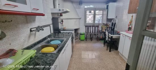 CASA EN LA MEJOR ZONA DE VINYETS!!!!!! - BARCELONA