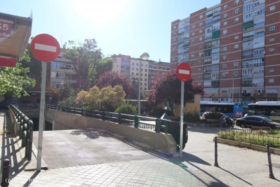 PLAZA DE GARAJE EN CALLE DE LA BAÑEZA - MADRID