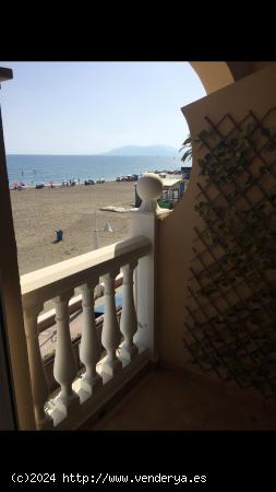 Se alquila estupendo apartamento en primera linea de playa. - MALAGA