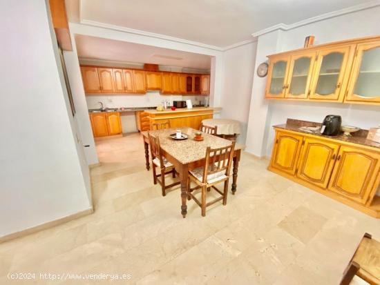 ESTUPENDA VIVIENDA EN LA PLAZA NUEVA DE 4 DORM, 2 BAÑOS... SEMI-AMUEBLADA ¡¡VISITELA SIN COMPROMI