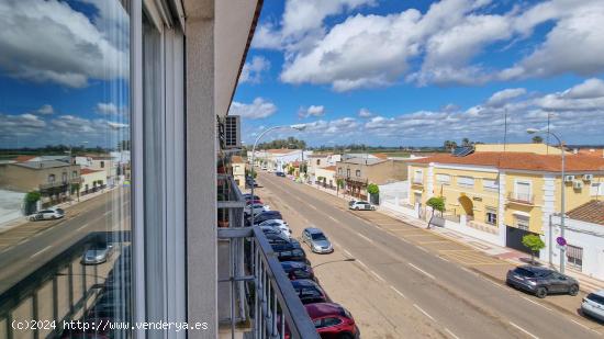 PISO DE 3 HABITACIONES, 2 BAÑOS CON GARAJE, EN TALAVERA LA REAL - BADAJOZ