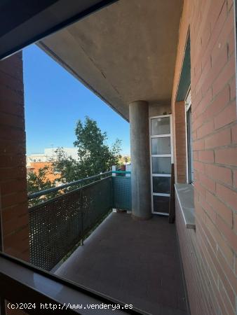 CASABANCO VENDE  PISO DE CUATRO DORMITORIOS EN  MERIDA - BADAJOZ