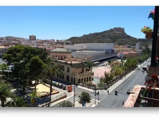 Piso en venta en Alicante (Alicante)