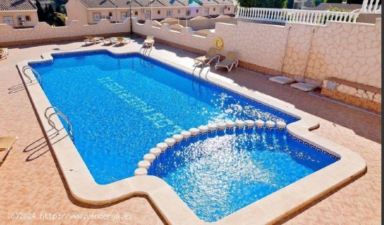 Villa en venta a estrenar en Torrevieja (Alicante)