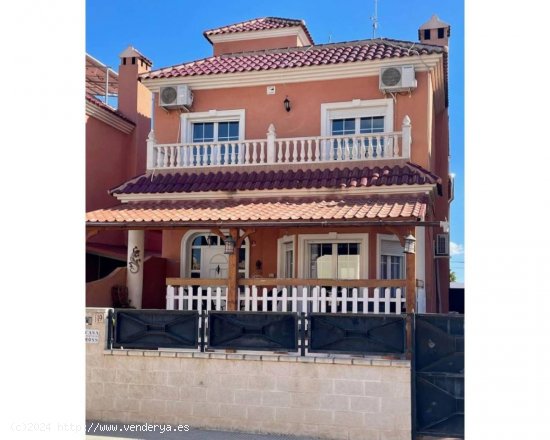 Villa en venta en Almoradí (Alicante)