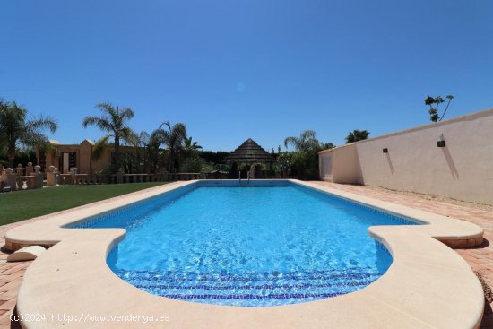 Villa en venta en Daya Vieja (Alicante)