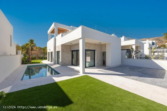 Villa en venta a estrenar en Finestrat (Alicante)