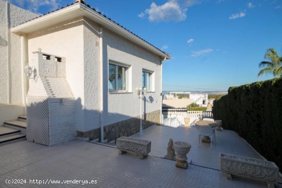 Villa en venta en Orihuela (Alicante)