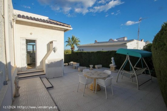 Villa en venta en Orihuela (Alicante)