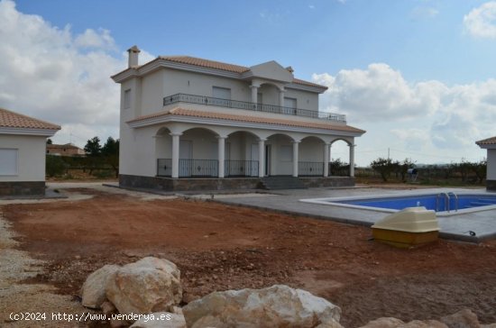 Villa en venta a estrenar en Pinoso (Alicante)