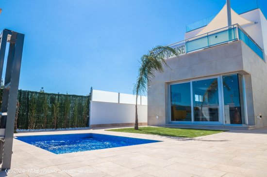 Villa en venta a estrenar en Los Alcázares (Murcia)