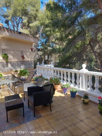 Villa en venta en Algorfa (Alicante)