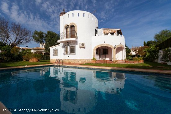 Villa en venta en Dénia (Alicante)