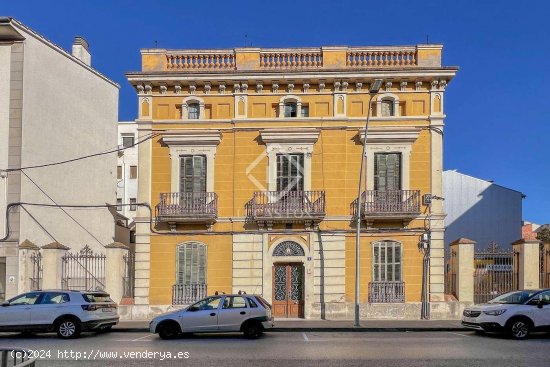 Edificio en venta en Olot (Girona)