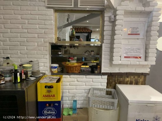 Se traspasa bar restaurante en la zona del example en exclusiva - Valencia