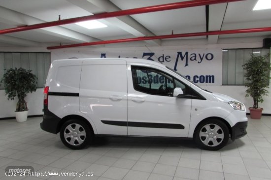 Ford Transit Courier Cerrado 1.5 Tdci de 2018 con 137.500 Km por 9.490 EUR. en Tenerife