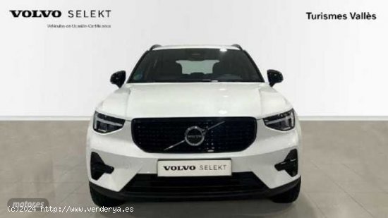 Volvo XC40 XC40 Plus, B3 Semihibrido, Gasolina, Dark de 2024 con 5.300 Km por 43.900 EUR. en Barcelo