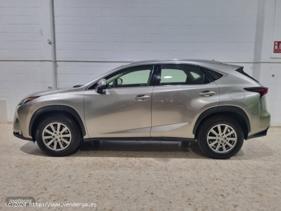 Lexus NX 300h  corporate de 2016 con 198.900 Km por 18.500 EUR. en Sevilla