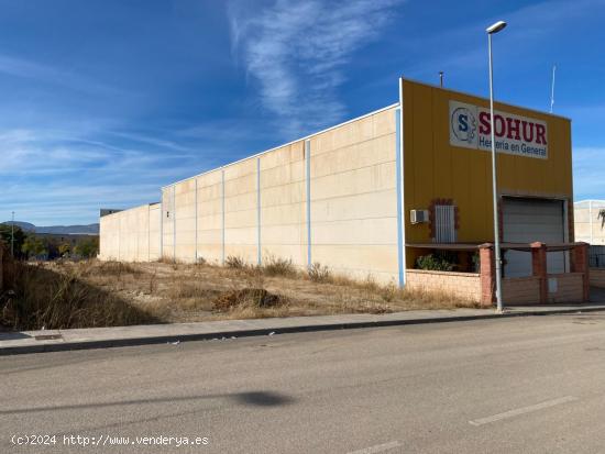 VENTA DE SOLAR INDUSTRIAL EN POLIGONO INDUSTRIAL LA CATALANA FASE 1 EN HUETOR TAJAR DE 535 M2 - GRAN