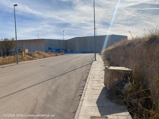 VENTA DE SOLAR INDUSTRIAL EN POLIGONO INDUSTRIAL LA CATALANA FASE 1 EN HUETOR TAJAR DE 535 M2 - GRAN