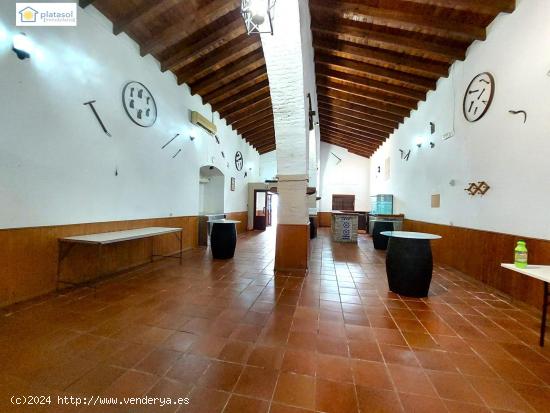  Restaurante bodega - Salón de celebración a la Venta en Villanueva del Ariscal - SEVILLA 