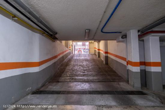 Plaza de garaje para coche grande- C/Elvira Hidalgo - ZARAGOZA