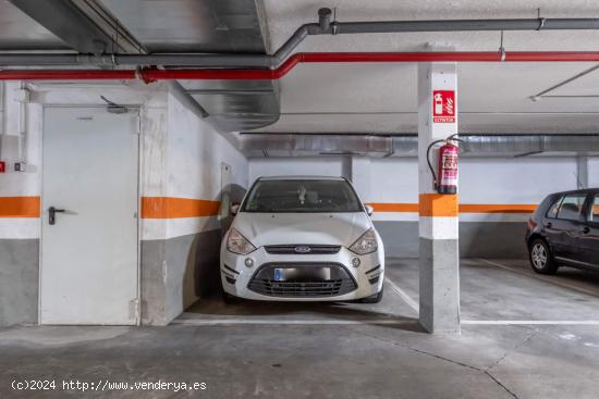 Plaza de garaje para coche grande- C/Elvira Hidalgo - ZARAGOZA