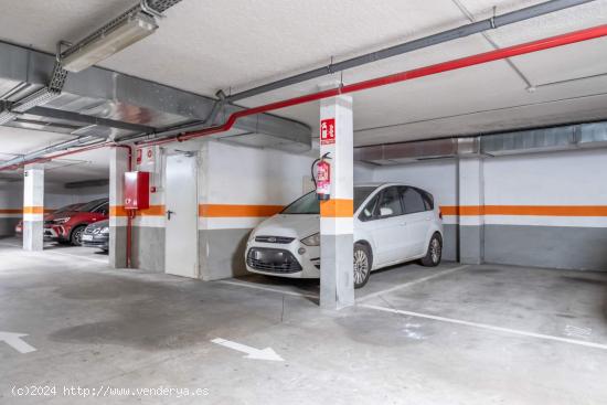 Plaza de garaje para coche grande- C/Elvira Hidalgo - ZARAGOZA