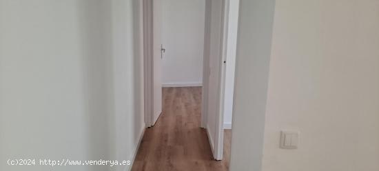 TERCER PISO REFORMADO A ESTRENAR. EXTERIOR!! IDEAL INVERSIÓN!!! - BARCELONA