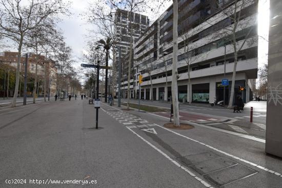 Locales En Venta Con Rentabilidad en Av. Diagonal, Sant Martí/Barcelona - BARCELONA