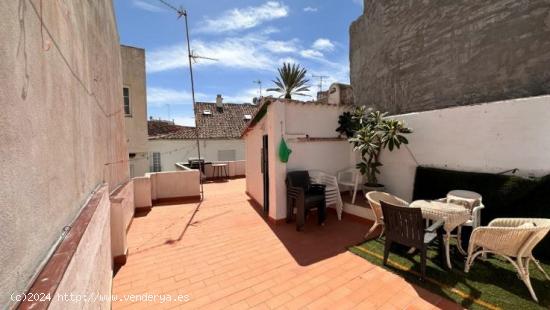 Casa de tres plantas a reformar en el casco antiguo de Marbella - MALAGA