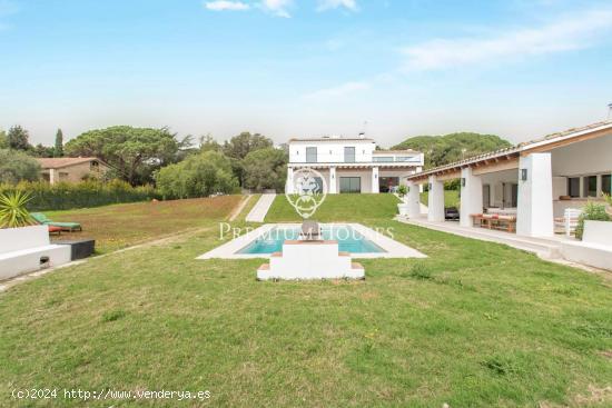 Espectacular villa totalmente reformada y vistas al mar en venta en Sant Andreu de Llavaneres - BARC