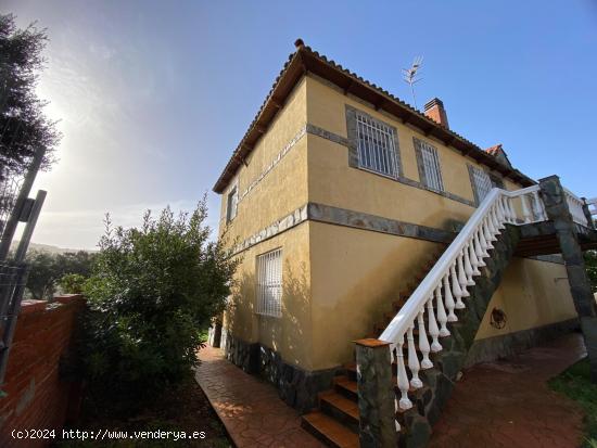 Chalet Independiente en Urbanización Las Fuentes - GUADALAJARA