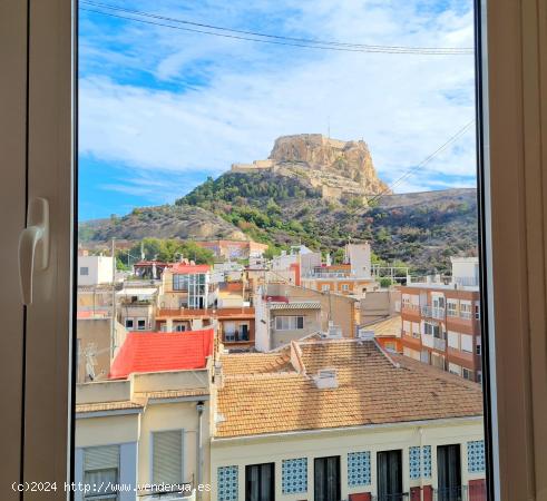  ATICO DUPLEX CON VISTAS AL CASTILLO DE SANTA BARBARA... ¡50 M2 DE TERRAZA!! - ALICANTE 