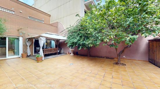 CASA EN SOL I PADRIS CON TERRAZA DE 90 M² Y GARAJE - BARCELONA