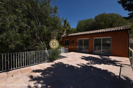 ESPECTACULAR CASA CON JARDÍN Y CON VISTAS EN C/POMARET. - BARCELONA