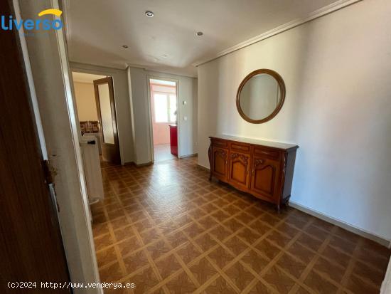 PISO EN VENTA SEMIREFORMADO - BURGOS