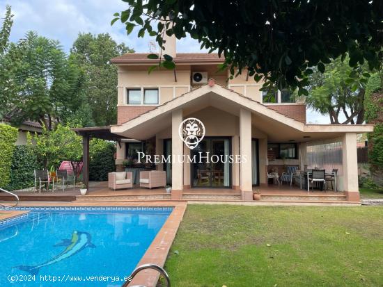 Chalet independiente con piscina y jardín en L'Aragai - BARCELONA