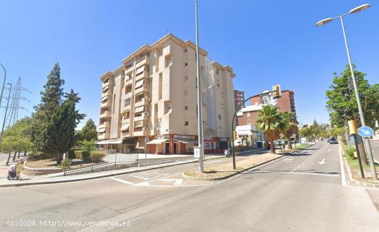  PISO DE 3 DORMITORIOS Y 2 BAÑOS CON PLAZA DE GARAJE INCLUIDA - MALAGA 