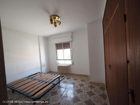 Se vende piso de 3 dormitorios y 2 baños en la Avenida Don Antonio Huertas - CIUDAD REAL