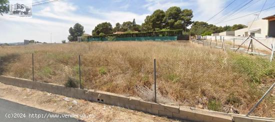  Parcela esquinera en la urbanización Montesano - VALENCIA 