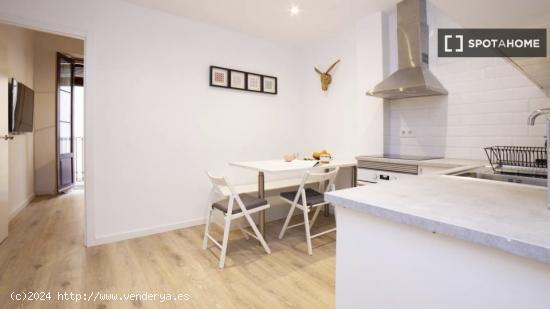 Apartamento entero de 2 dormitorios en Barcelona. - BARCELONA