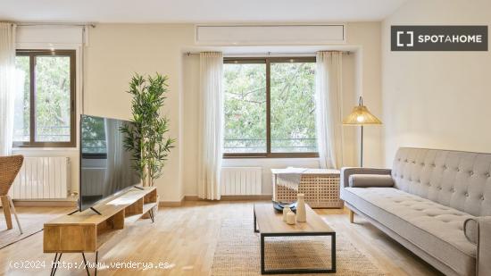 Apartamento entero de 2 dormitorios en Barcelona. - BARCELONA