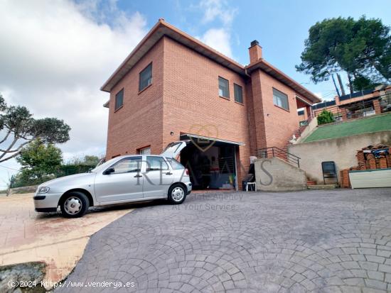 VIVIENDA EN UNA PLANTA Y  SEMINUEVA - BARCELONA